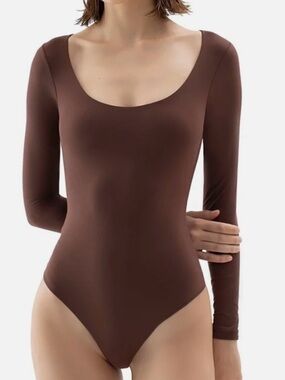 Express Body Contour Scoop Neck Long Sleeve Bodysuit Brown - XS
